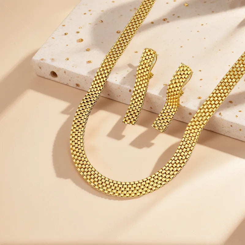 REFINED LONG NECKLACE, BRACELET & EARRINGS SET