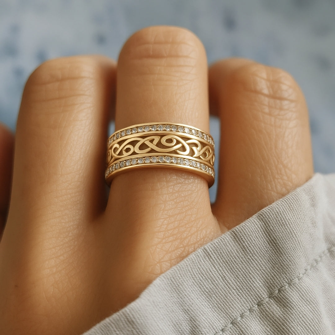 HOLLOW GOLD RING